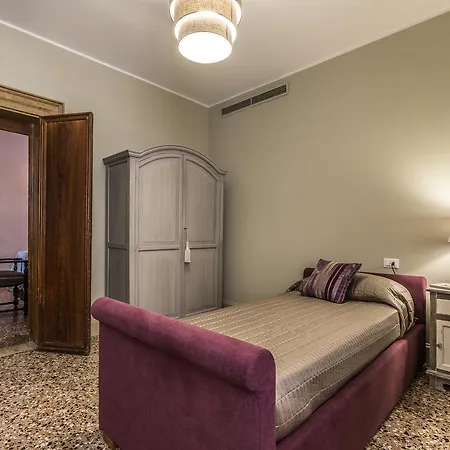 Appartement Palazzina Canal Venetië