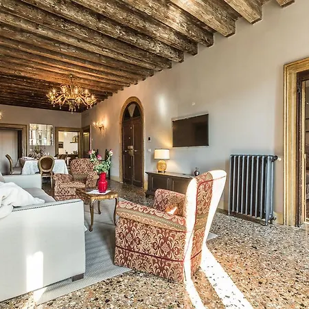 Palazzina Canal Апартаменты *